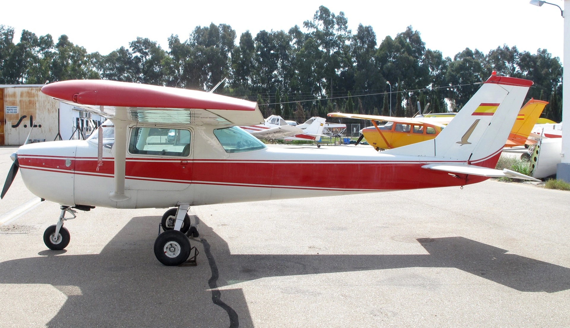 Exterior Cessna 150